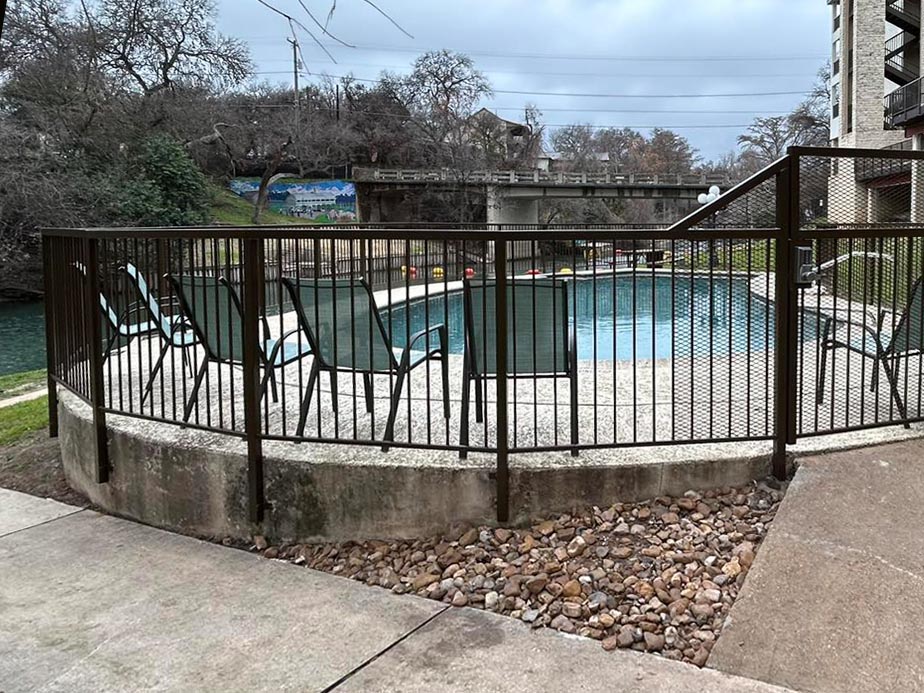 Aluminum pool fencing in San Antonio Texas