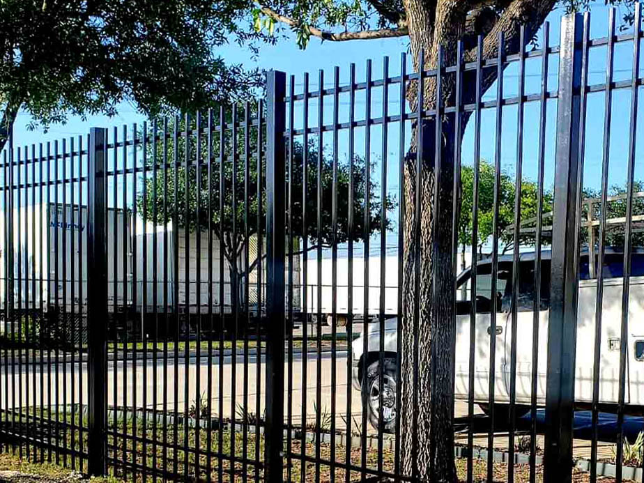 Commercial aluminum fence company in the San Antonio Texas area.