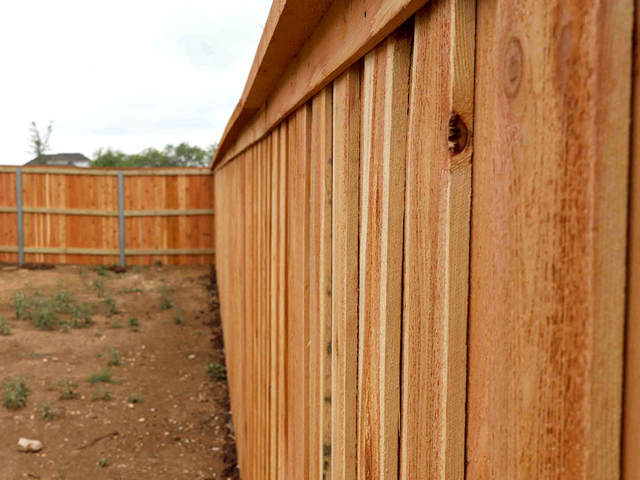 Commercial Wood fence contractor in the San Antonio Texas area.