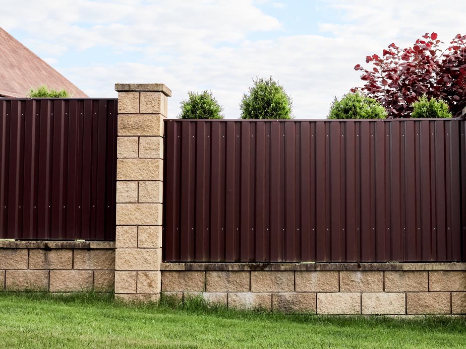 Corrugated Metal Fence Contractor in San Antonio Texas