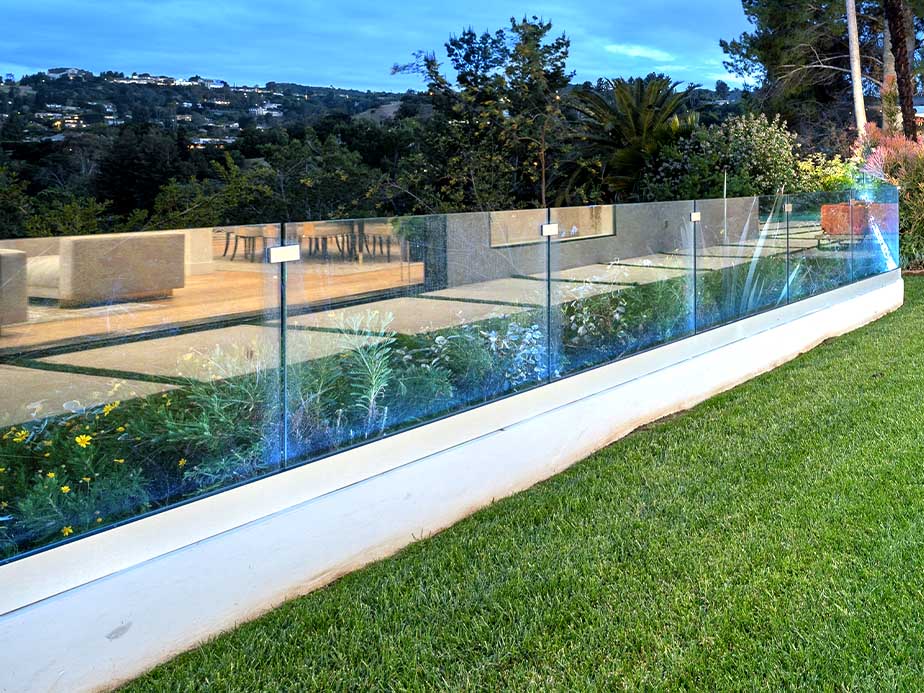 Glass outdoor-living fencing in San Antonio Texas