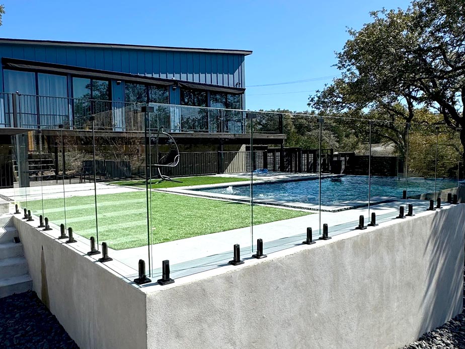 Glass pool fencing in San Antonio Texas