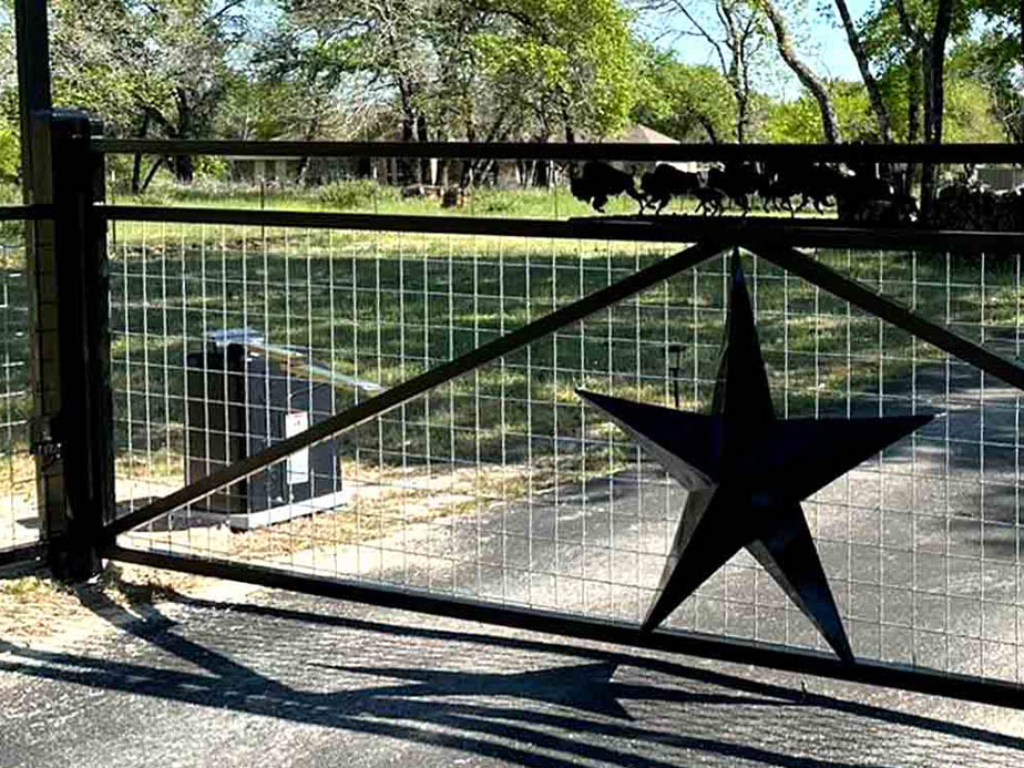 Fence gates for the San Antonio Texas area.