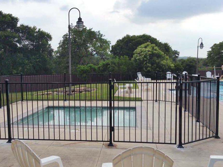 Pool Fence Example in Castroville Texas