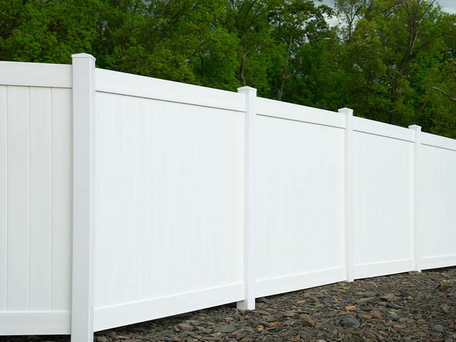 vinyl-fence-uses-privacy-san-antonio-texas